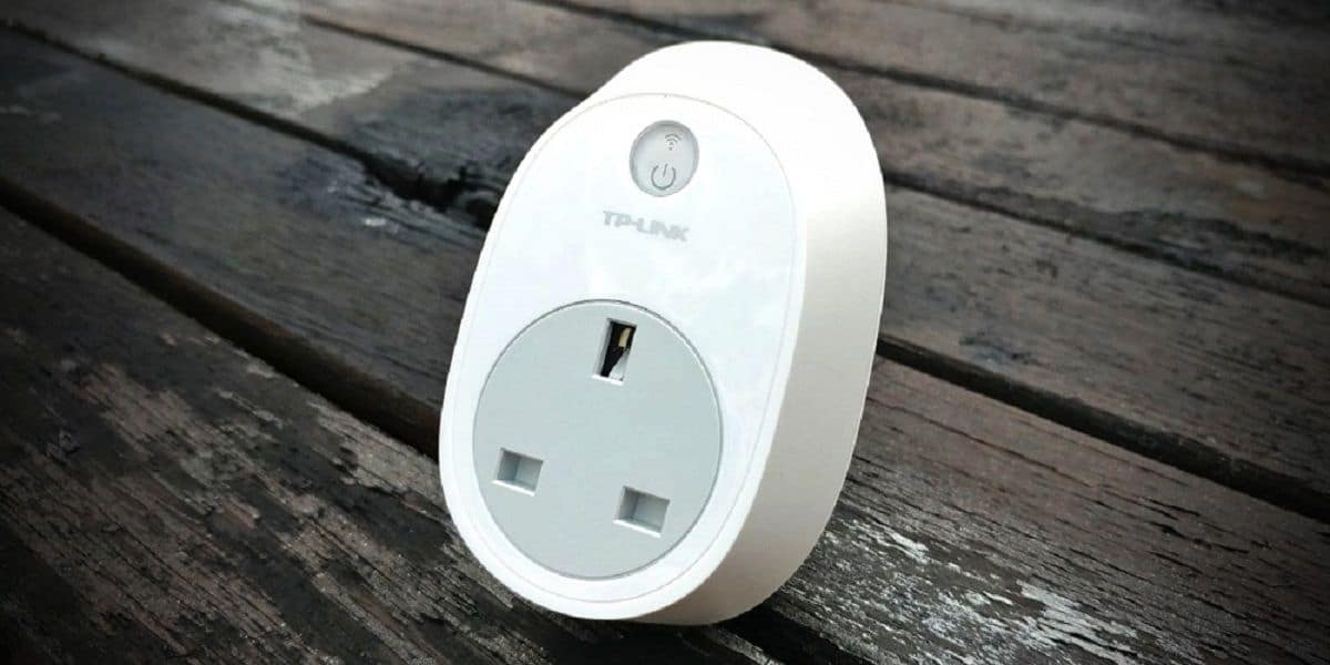 Reviewing TP-LINK HS100: The affordable smart plug with WiFi connectivity!